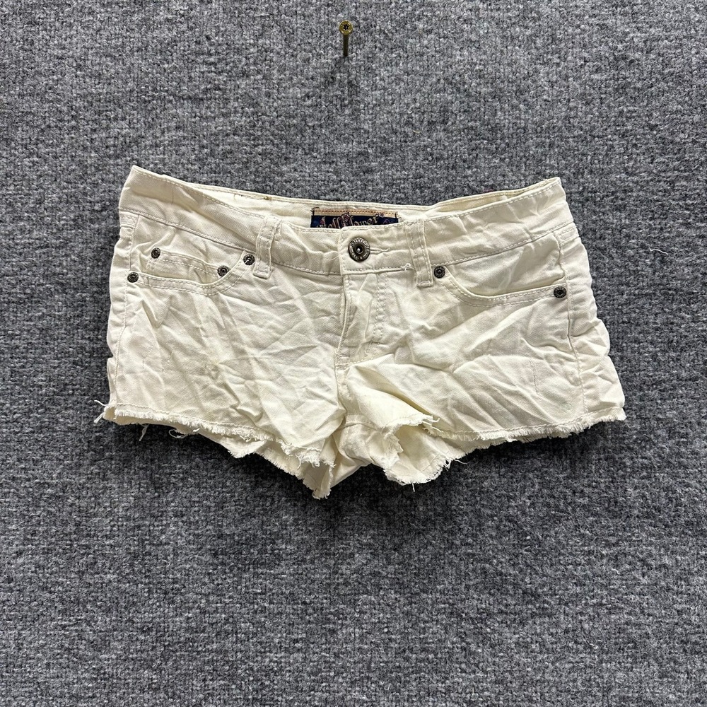 WallFlower Shorts Womens Size 3 Off White Denim Low Rise Raw Hem Frayed Casual